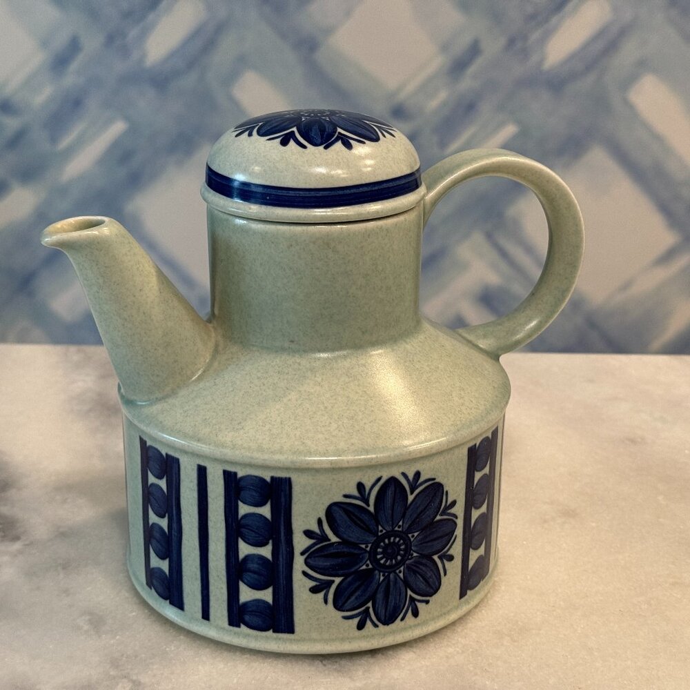 Midwinter Stonehenge Dahlia Teapot